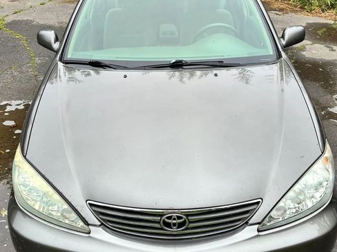 Used 2005 Toyota Camry LE image 12