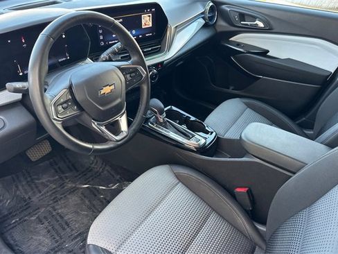 Used 2024 Chevrolet Trax LT w/ Driver Confidence Package image 13