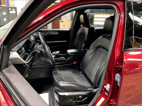 Used 2021 Jeep Grand Cherokee L Laredo RWD image 23