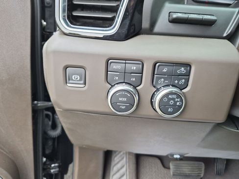 Certified 2025 GMC Sierra 1500 Denali AWD/4WD image 18