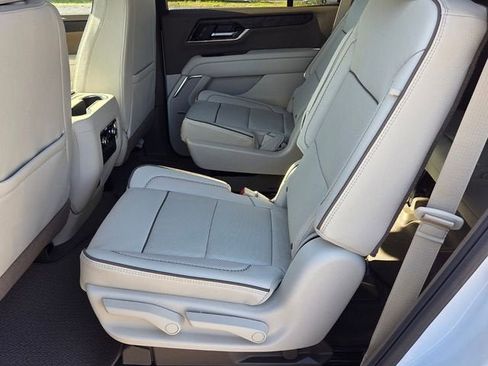 New 2026 GMC Yukon Denali w/ Sun & Power Step Package AWD/4WD image 10