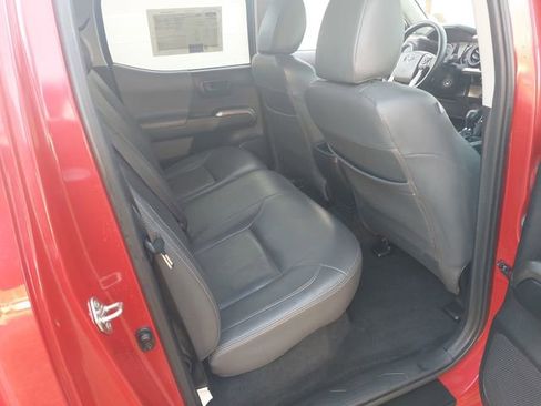 Used 2017 Toyota Tacoma SR5 w/ Tow Package image 11