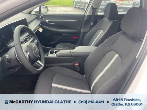 Used 2025 Hyundai Sonata SEL FWD image 4