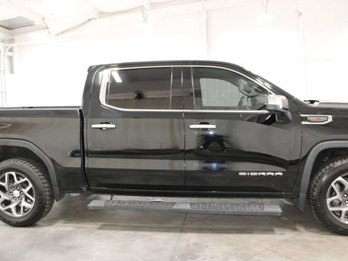 Used 2022 GMC Sierra 1500 SLT w/ SLT Convenience Package AWD/4WD image 11
