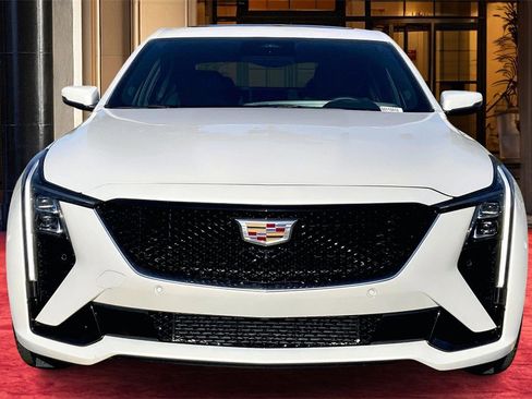 Used 2025 Cadillac CT5 Sport image 3