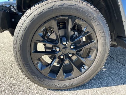 Used 2023 Jeep Gladiator Overland image 9