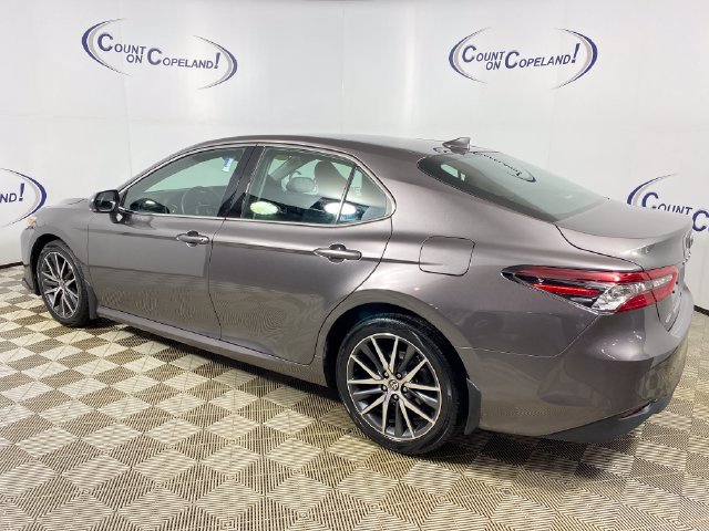 Used 2023 Toyota Camry XLE w/ Cold Weather Package AWD/4WD image 4