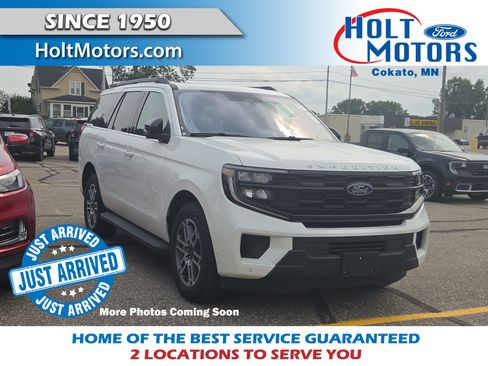 Used 2025 Ford Expedition Active AWD/4WD image 1