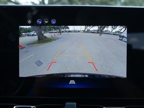 Used 2025 Chevrolet Equinox ACTIV AWD/4WD image 16