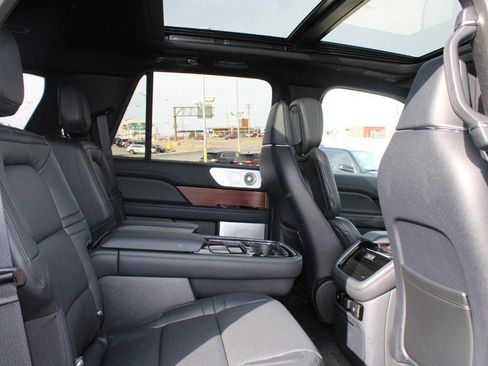 Certified 2023 Lincoln Navigator Reserve image 12