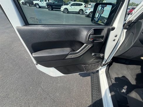 Used 2015 Jeep Wrangler Unlimited Sport w/ Connectivity Group AWD/4WD image 15