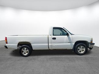 Used 2001 Chevrolet Silverado 1500 4x4 Regular Cab w/ Firm Ride Suspension Pkg video 2