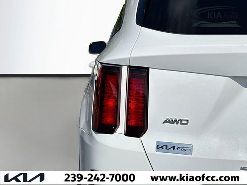 Used 2021 Kia Sorento EX w/ Panoramic Sunroof Package AWD/4WD image 10