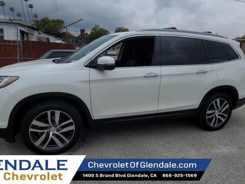Used 2017 Honda Pilot Elite image 4