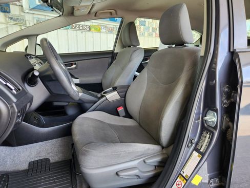 Used 2012 Toyota Prius Three FWD image 4