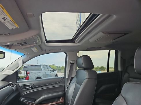 Used 2018 GMC Yukon XL SLT w/ Open Road Package AWD/4WD image 21