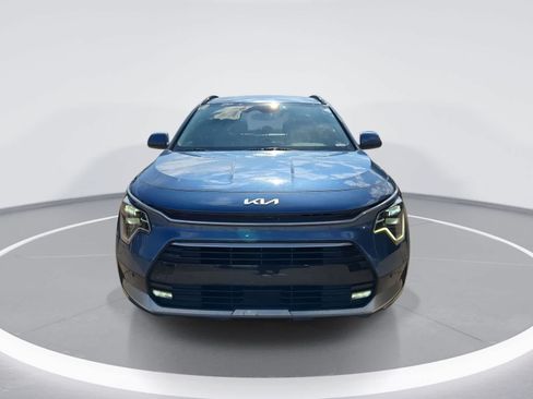 Used 2023 Kia Niro SX Touring FWD image 3