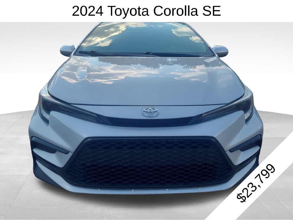 Used 2024 Toyota Corolla SE FWD image 2
