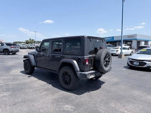 Used 2023 Jeep Wrangler Unlimited Sport AWD/4WD image 3