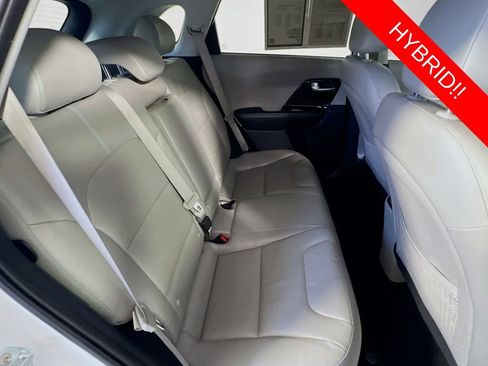 Certified 2017 Kia Niro Touring image 30