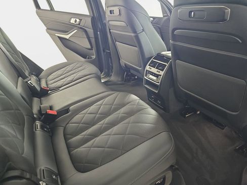 Certified 2023 BMW X7 xDrive40i w/ Premium Package image 12