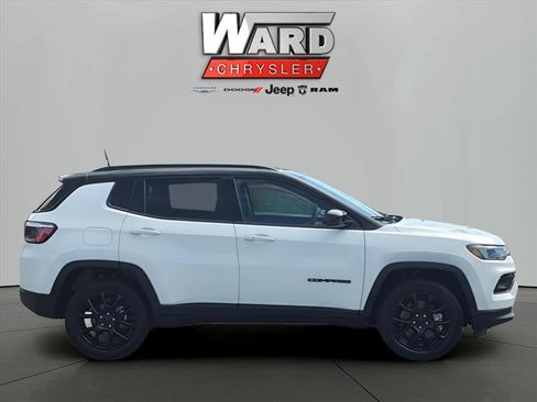New 2023 Jeep Compass Altitude w/ Sun and Sound Group image 13