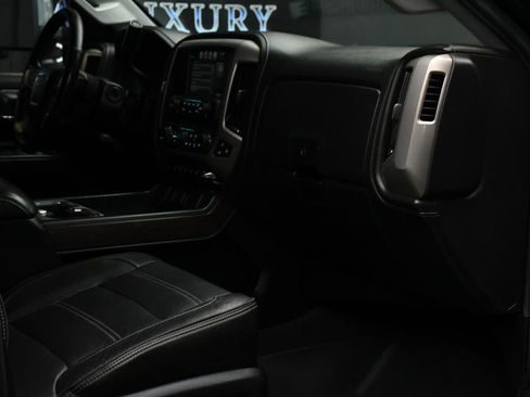 Used 2019 GMC Sierra 2500 Denali w/ Duramax Plus Package AWD/4WD image 35