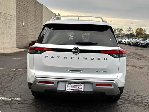 New 2025 Nissan Pathfinder SL image 5
