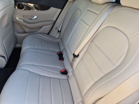 Used 2018 Mercedes-Benz GLC 300 4MATIC image 17