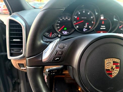 Used 2014 Porsche Cayenne AWD 4dr Manual image 28