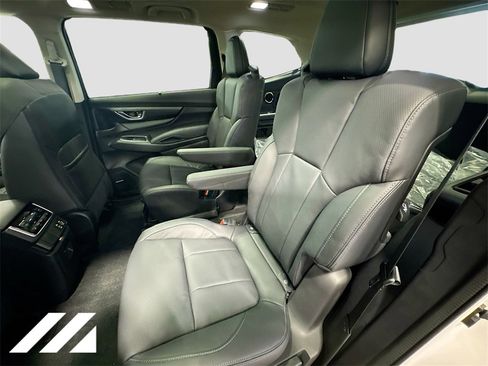 New 2025 Subaru Ascent Limited image 25