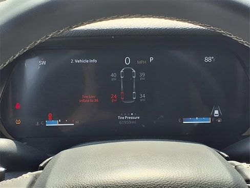 Used 2023 Jeep Grand Cherokee L Laredo image 12