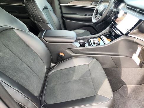 New 2026 Jeep Grand Cherokee Altitude RWD image 13