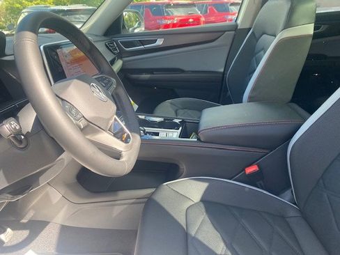 New 2026 Volkswagen Atlas Peak Edition image 10