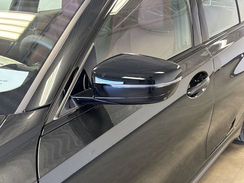 Used 2025 BMW 330i Sedan w/ M Sport Package image 4