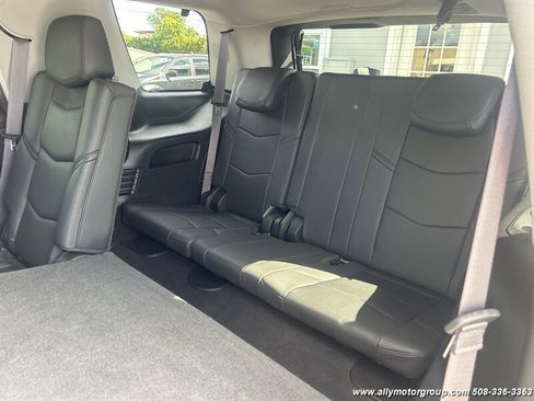 Used 2017 Cadillac Escalade Premium Luxury image 26