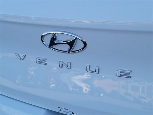 New 2026 Hyundai Venue SE image 21