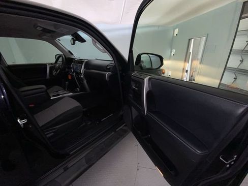 Used 2020 Toyota 4Runner SR5 AWD/4WD image 24