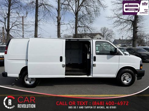 Used 2021 Chevrolet Express 3500 Extended w/ Driver Convenience Package RWD image 7
