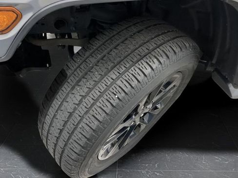 Used 2022 Jeep Gladiator Overland image 40