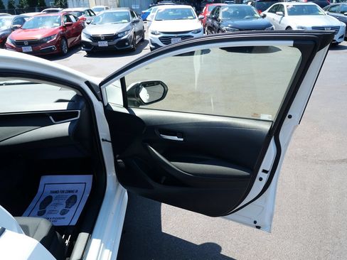 Used 2020 Toyota Corolla LE FWD image 21