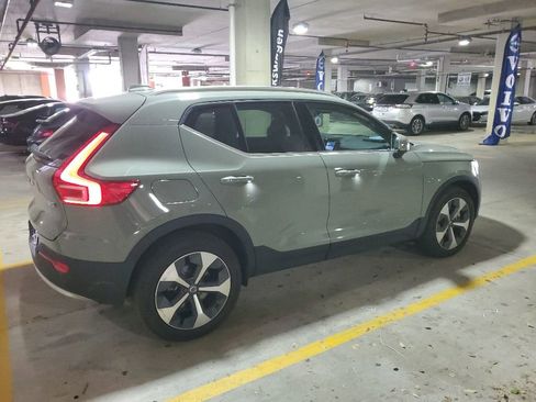 Used 2023 Volvo XC40 B5 Plus w/ Protection Package Premier AWD/4WD image 6