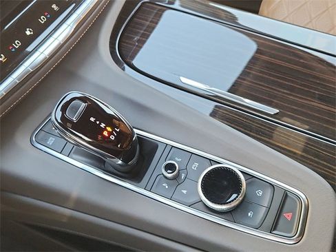 Used 2023 Cadillac Escalade Premium Luxury image 16