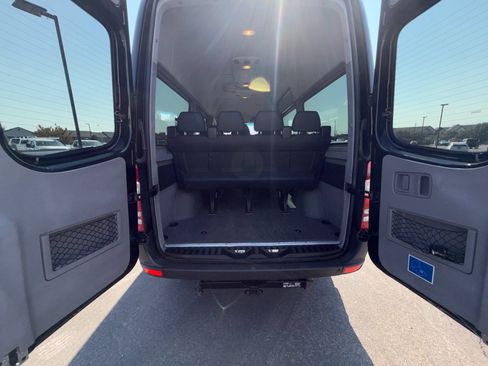 Used 2018 Mercedes-Benz Sprinter 2500 image 34