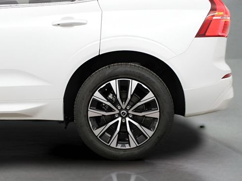 Used 2023 Volvo XC60 B5 Core w/ Climate Package AWD/4WD image 41