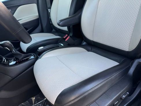 Used 2020 Buick Encore Preferred AWD/4WD image 5