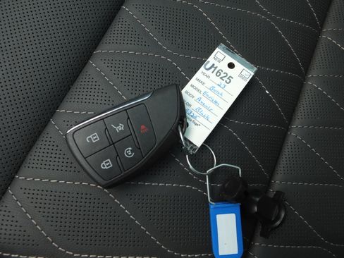 Used 2023 Buick Envision Avenir FWD image 32