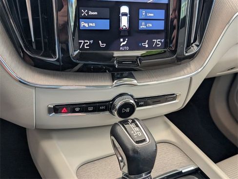 Used 2021 Volvo XC60 T5 Inscription image 24