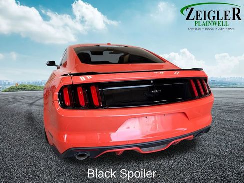 Used 2016 Ford Mustang GT Premium w/ Black Accent Package RWD image 4