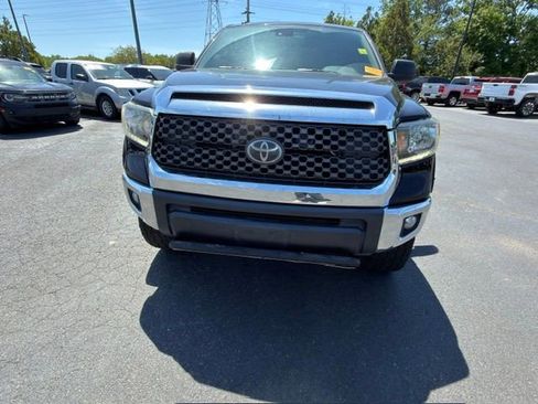 Used 2018 Toyota Tundra SR5 w/ SR5 Upgrade Package AWD/4WD image 8